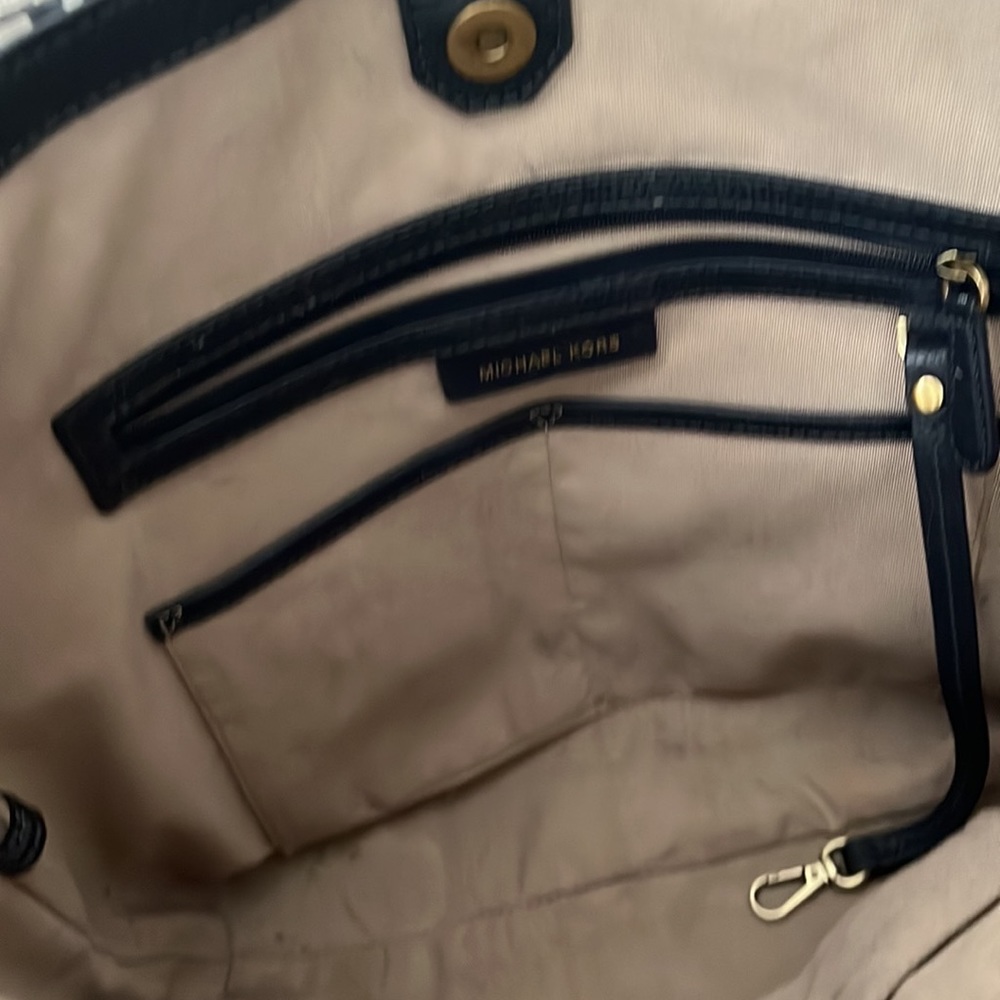 COPY - •Michael Kors Tote Bag Authentic• - Picture 7 of 11